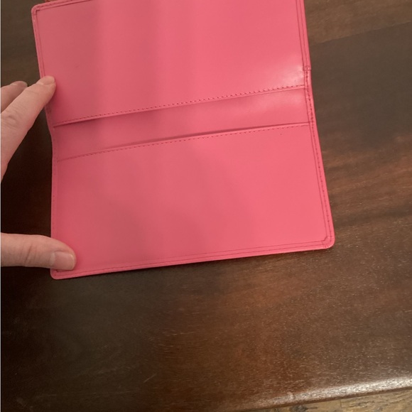 Lauren Ralph Lauren NWT Large Pink Embossed Leather Ladies Wallet & Checkbook Cv - Picture 9 of 11